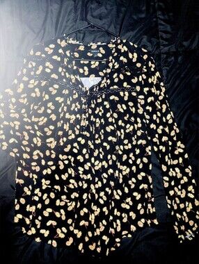 Torrid Black Flowy Top With Sunflower Print